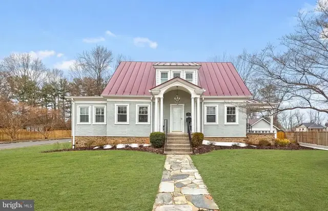 9016 Grant Ave, Manassas