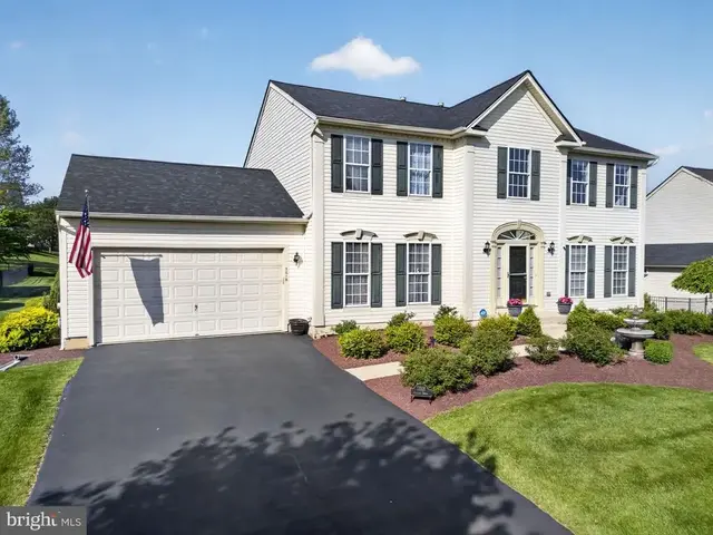 7018 Tuscany Dr, Macungie