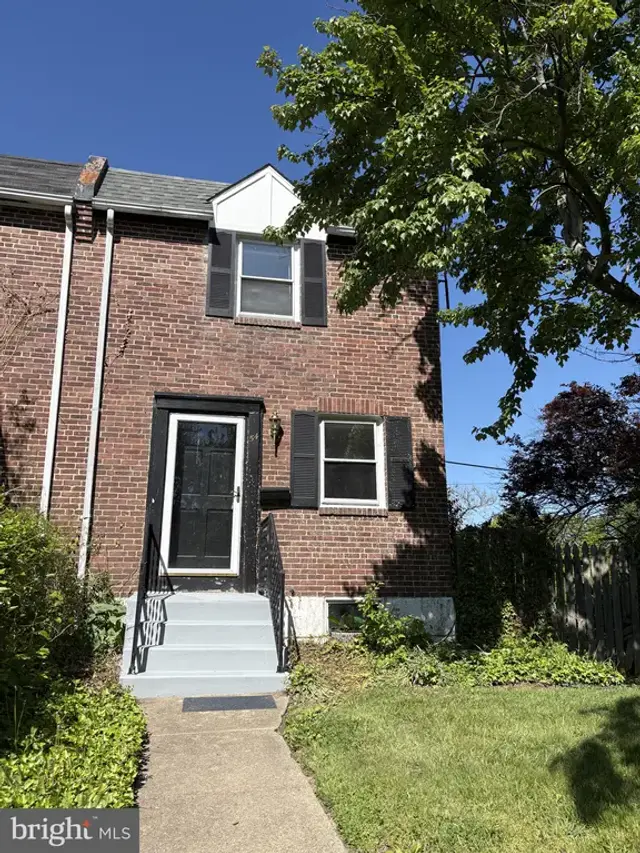 54 Madison Dr, Newark