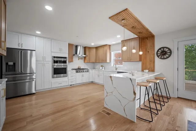 2831 Otis St Ne, Washington