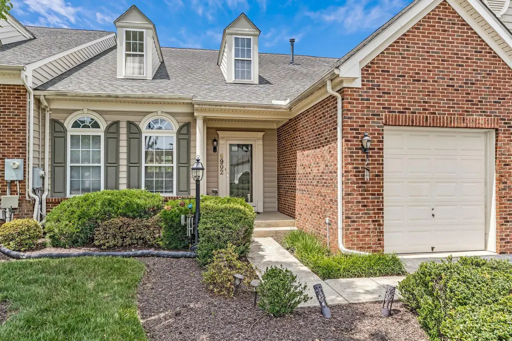 9902 Hillandale Way #17, BOWIE