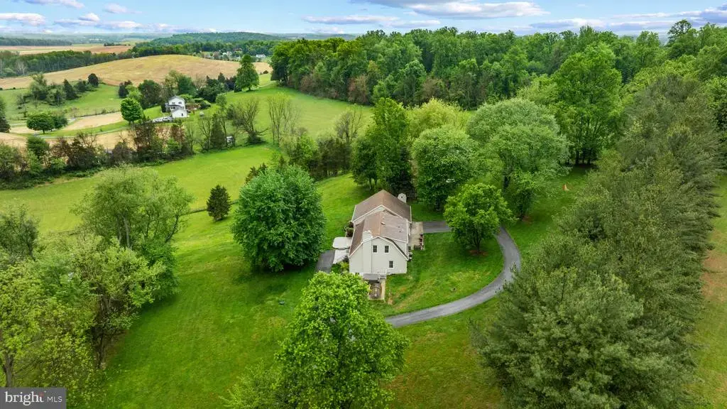 8730 Mapleville, MOUNT AIRY