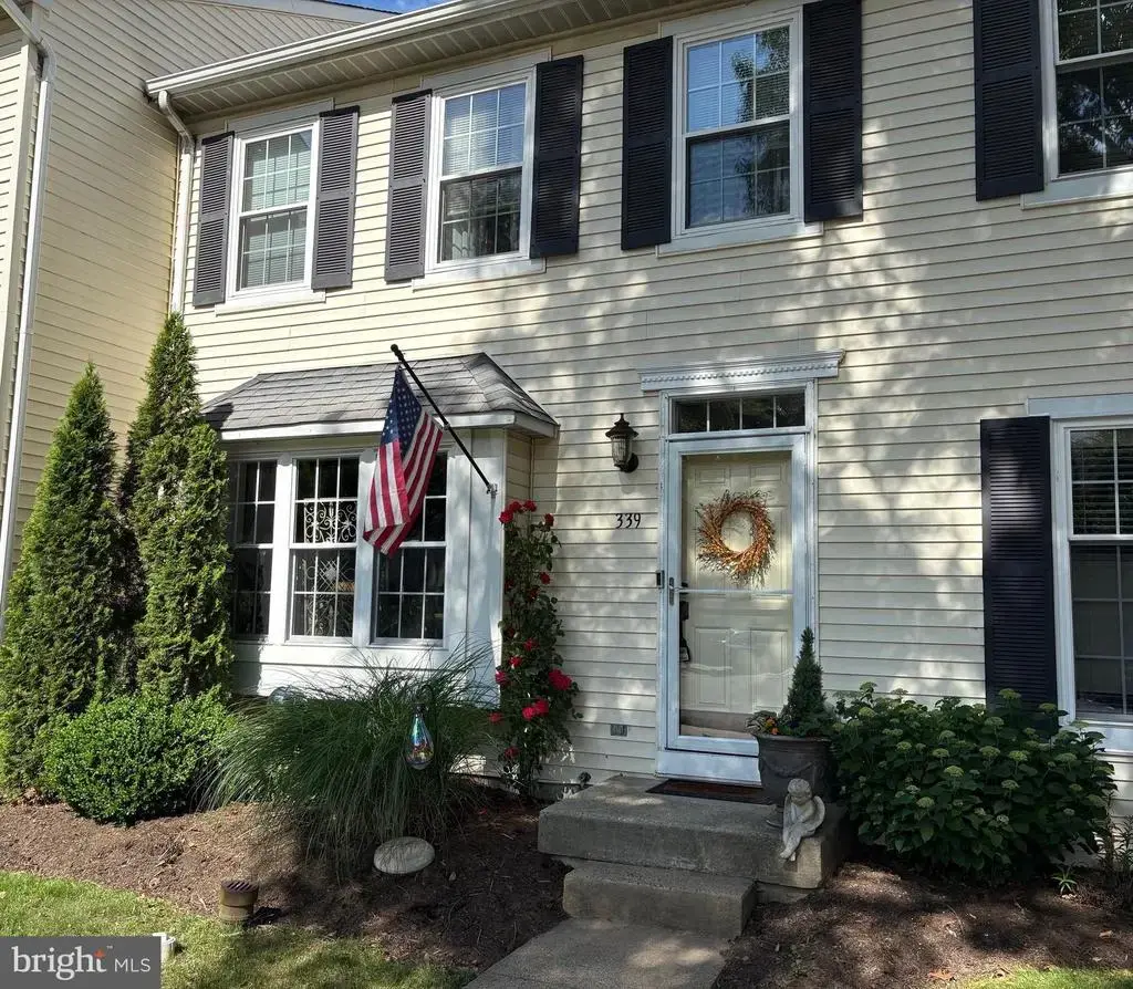 339 Ivanhoe Ct, LANGHORNE