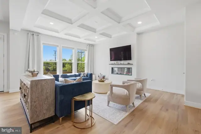 4645 Wood Glen Rd, Fairfax