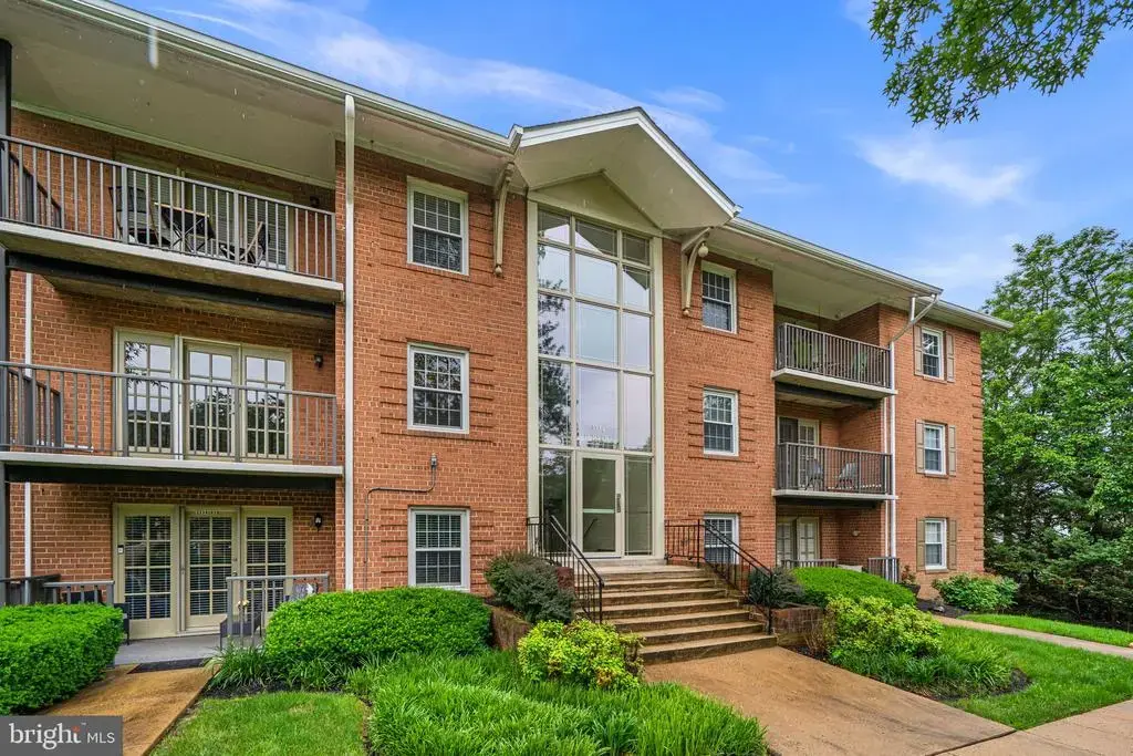 3334 Spring Ln #b-42, FALLS CHURCH