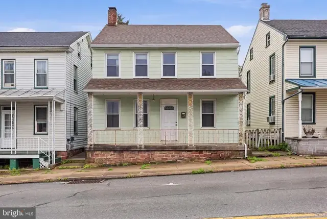 22 S Main St, Dover