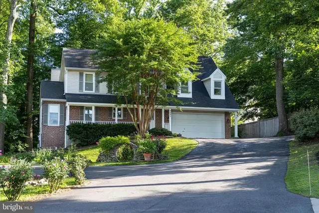 9695 Holly Oak Ct, Fairfax Station