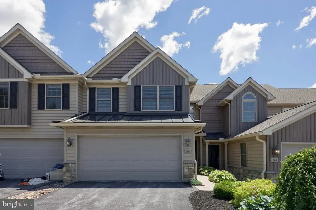 128 Fieldcrest Ln, EPHRATA