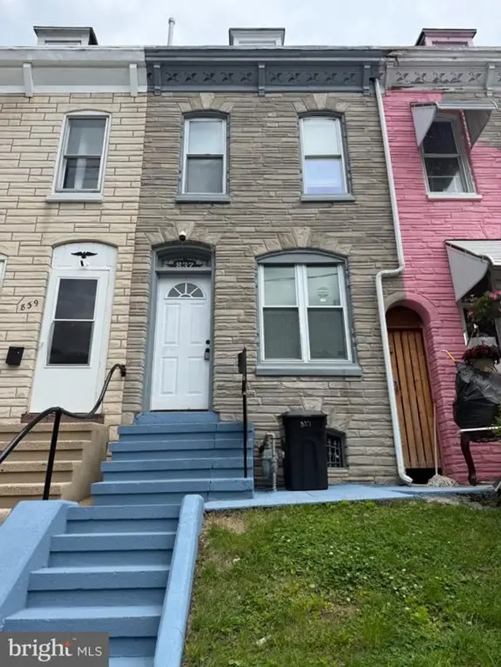 837 Locust St, READING