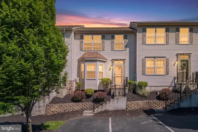 98 E Beaver St, York