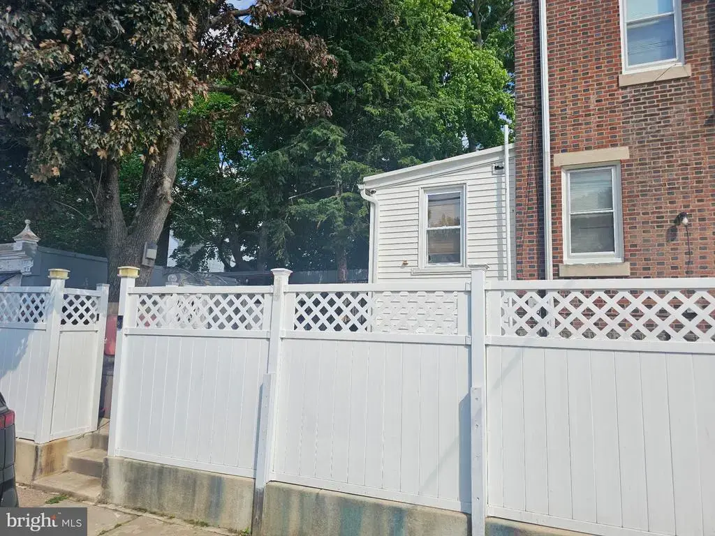 401 Fanshawe St, PHILADELPHIA