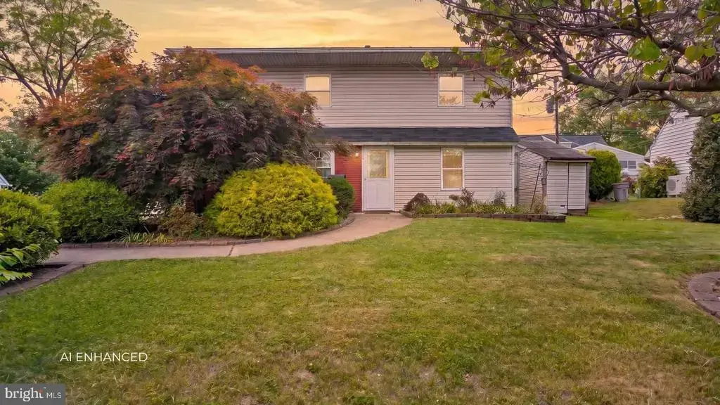 23 Cotton Rd, LEVITTOWN