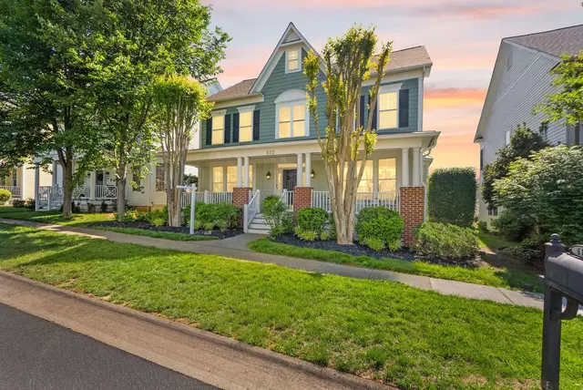 612 Greysands Ln, Purcellville