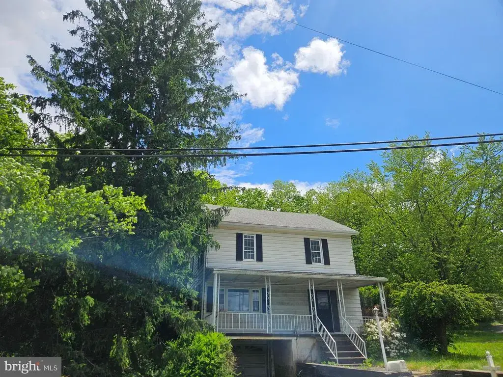 689 Barnesville Dr, BARNESVILLE