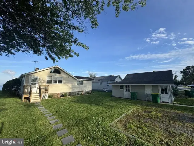 15 S New Rd, Middletown