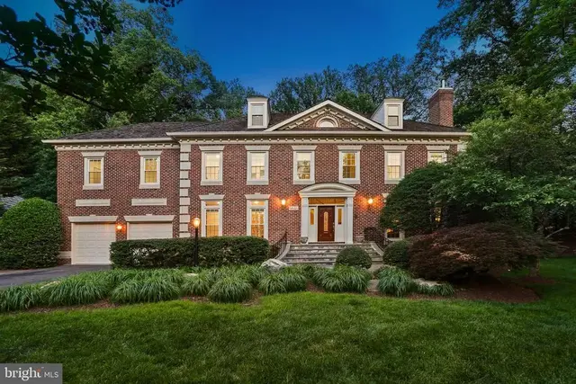 9646 Eagle Ridge Dr, Bethesda