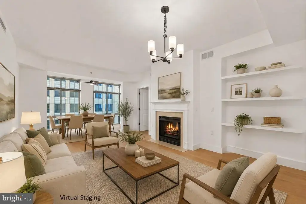 11990 Market St #704, RESTON