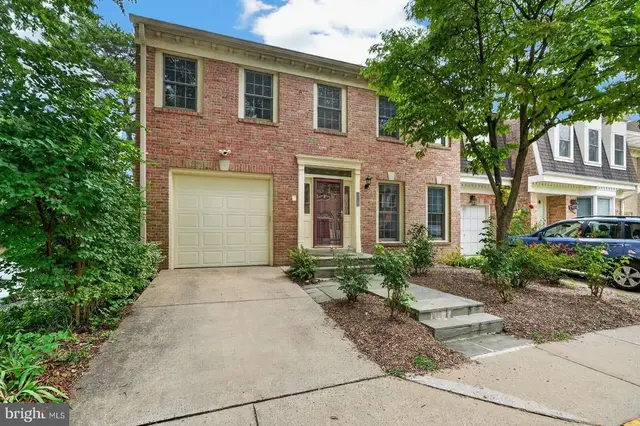 10139 Crestberry Pl, Bethesda