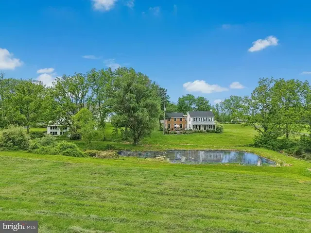 235 Church Hill Rd, Kintnersville