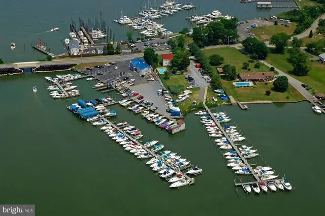 1171 Turkey Point Rd, Edgewater