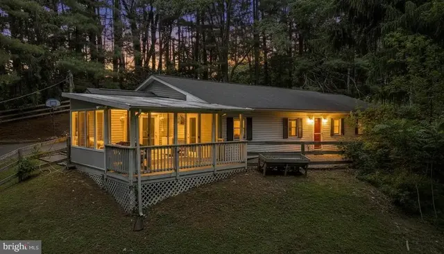 10856 Wolfsville Rd, Myersville