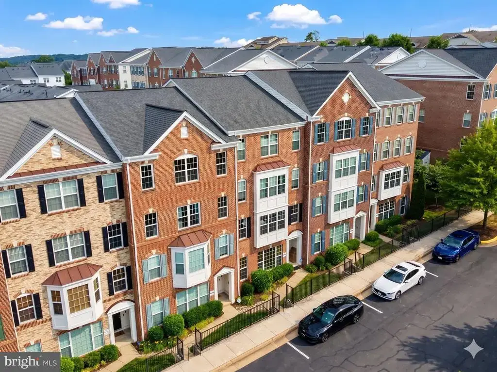 15330 Kensington Park Dr, WOODBRIDGE