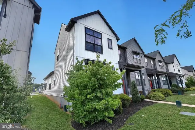 209 Estate Dr, Mechanicsburg