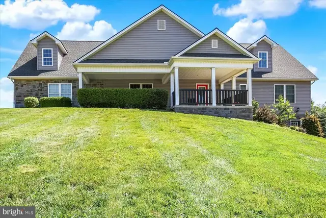 148 Edward Dr, Millersburg