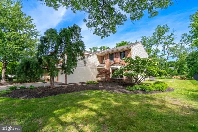 890 Village Cir, Blue Bell