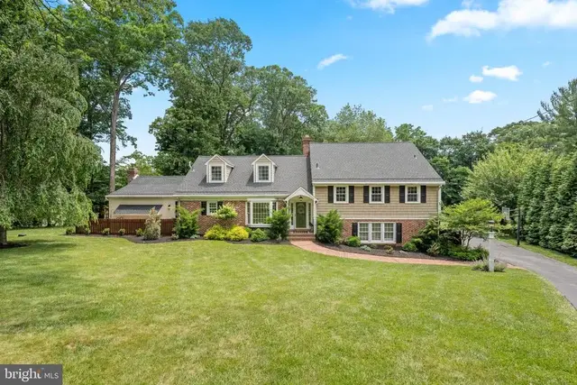912 Weadley Rd, Wayne