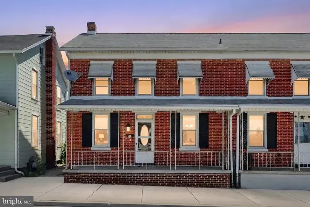 19 S Water St, Spring Grove