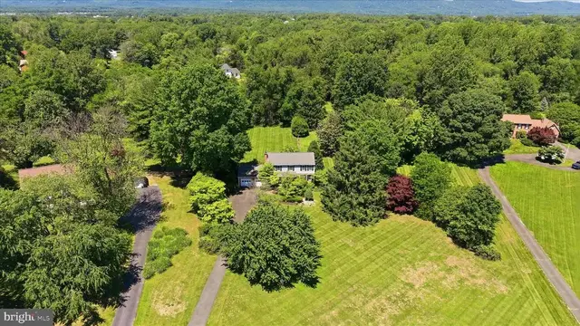 4556 Lawnvale Dr, Gainesville