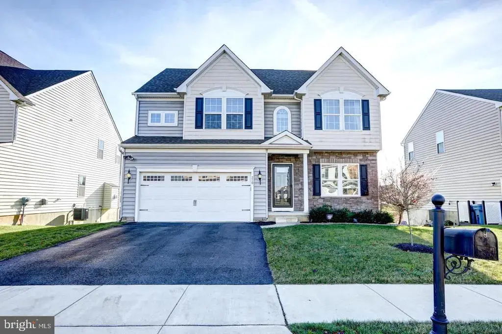 210 Parker Dr, MIDDLETOWN