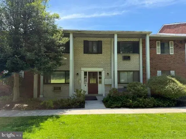 1 Lawrence Rd #b2b, Broomall