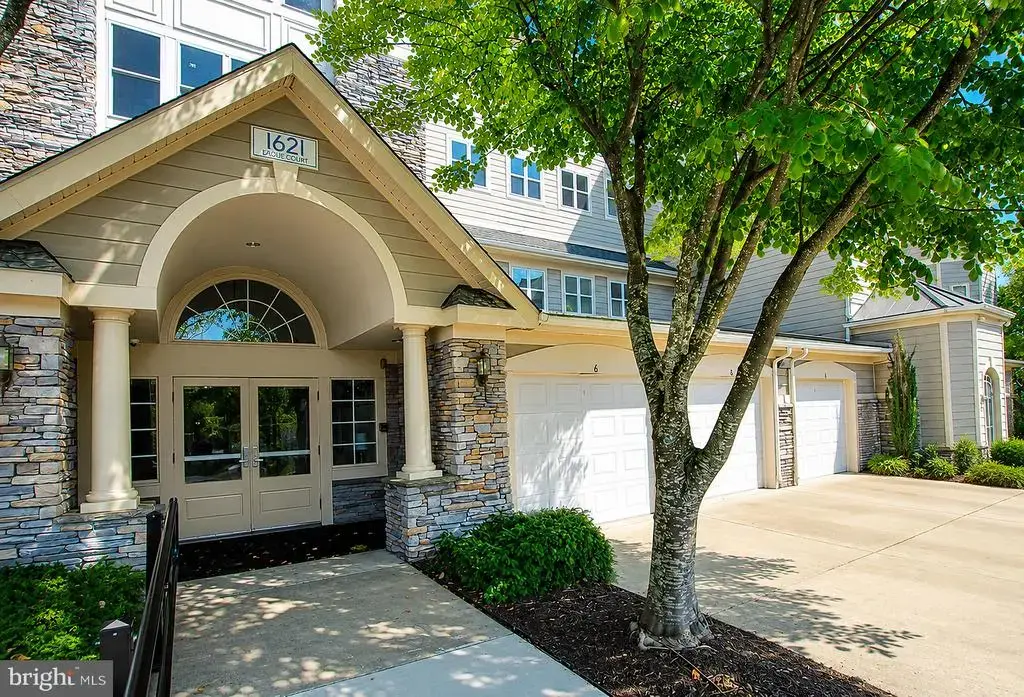 1621 Ladue Ct #303, WOODBRIDGE