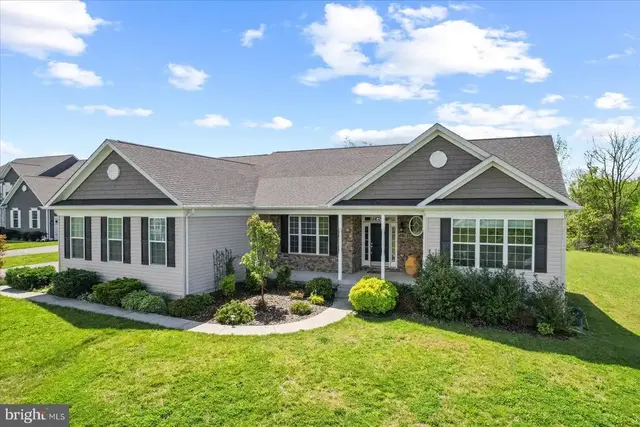 7275 Hattery Farm, Mount Airy
