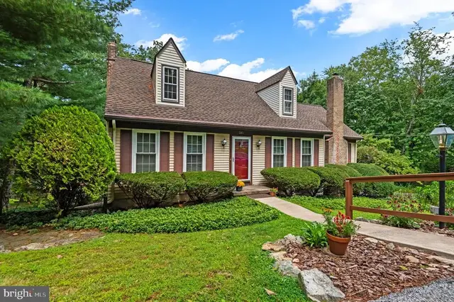580 Well Dr, New Freedom