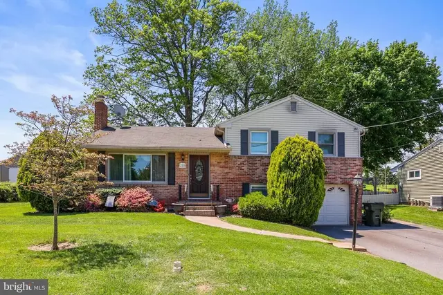 210 Melvale Rd, Dallastown