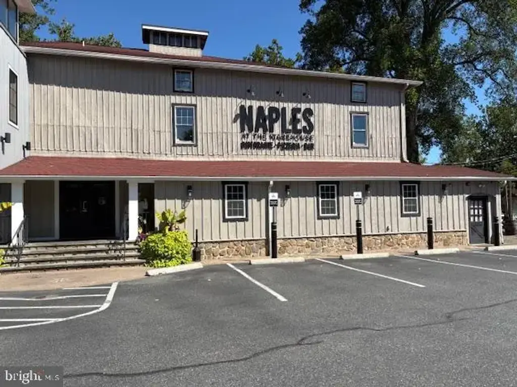 2 S Main St, MULLICA HILL