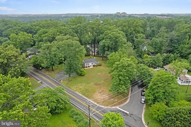 12131 Waples Mill Rd, Oakton