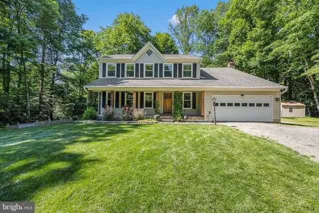6153 River Forest Dr, Manassas