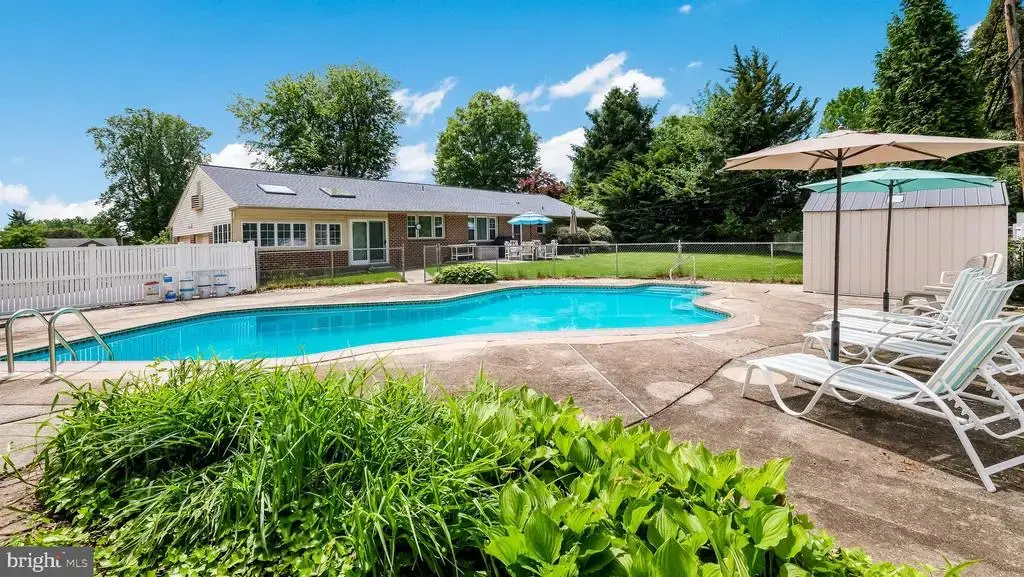 1061 George Rd, MEADOWBROOK
