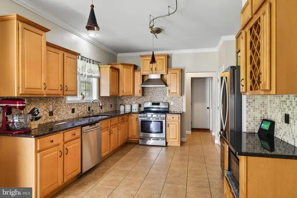 15 Sawgrass Dr, READING