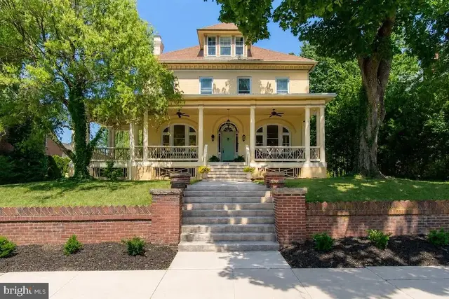 1009 Oak Hill Ave, Hagerstown