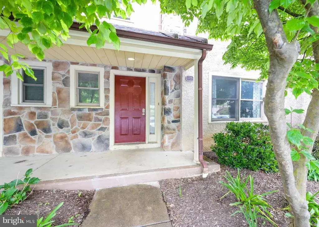 77 Bunker Hill Ct #77, WAYNE