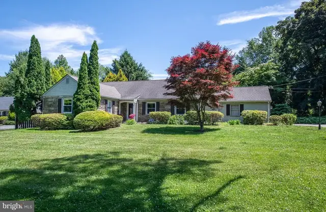 1201 Waverly Rd, Gladwyne