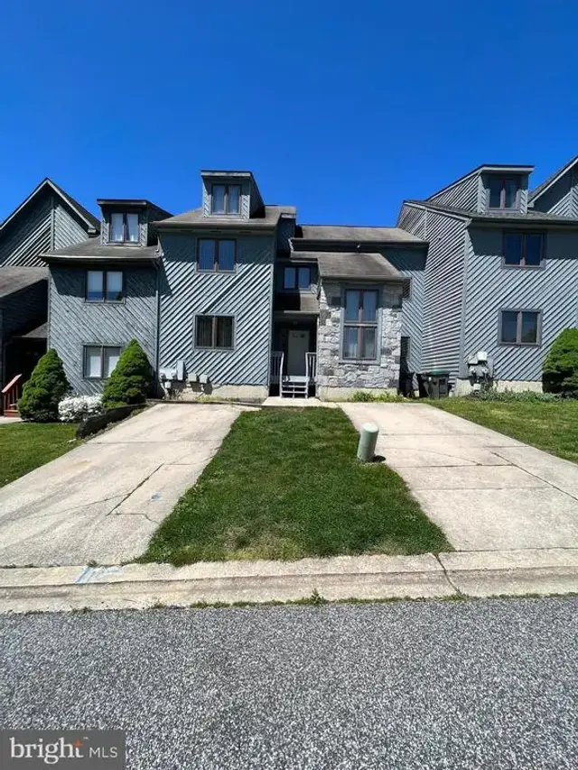 105 Foxfire Dr, Newark