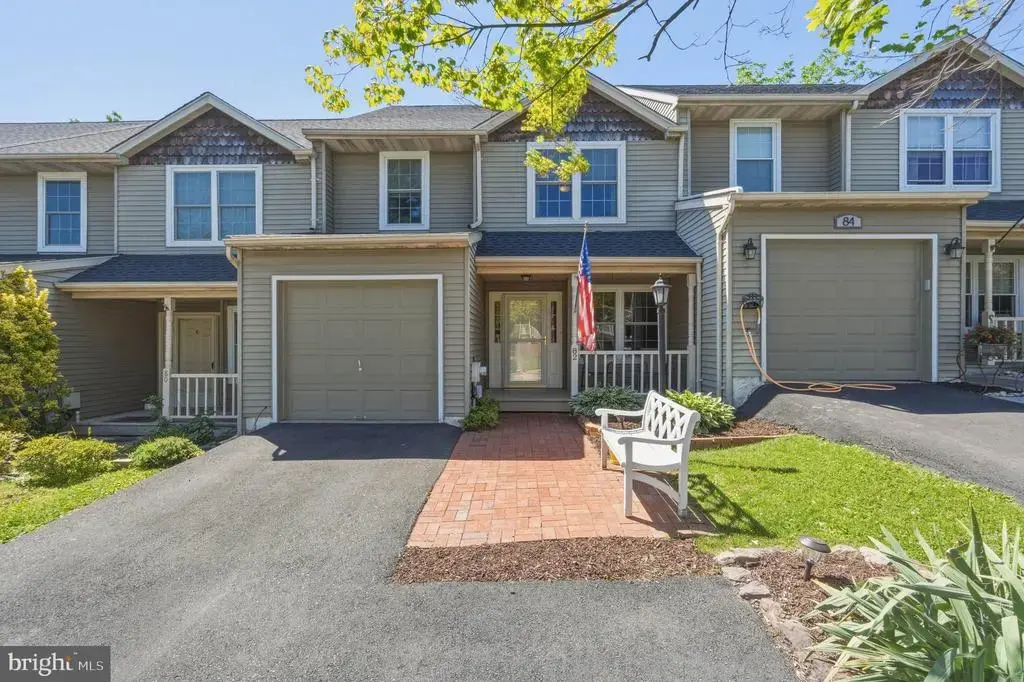 82 Mulberry Dr, SOUTHAMPTON