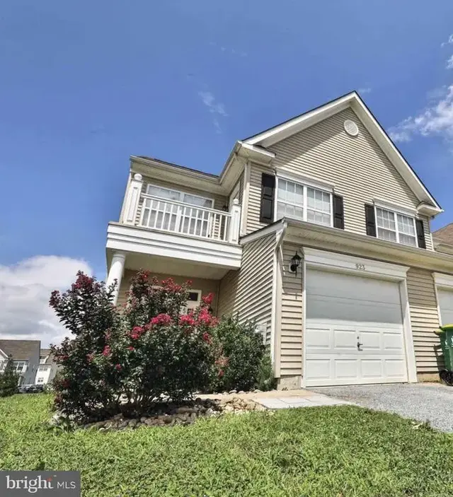 923 Lansdowne Rd, Middletown