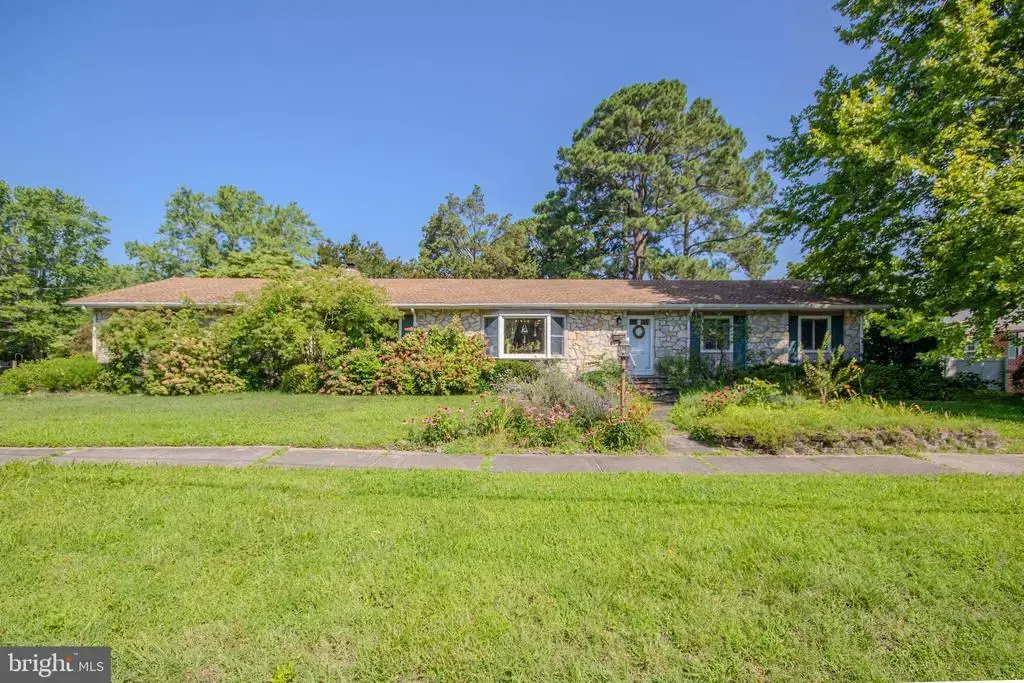 816 Riverside Dr, SALISBURY